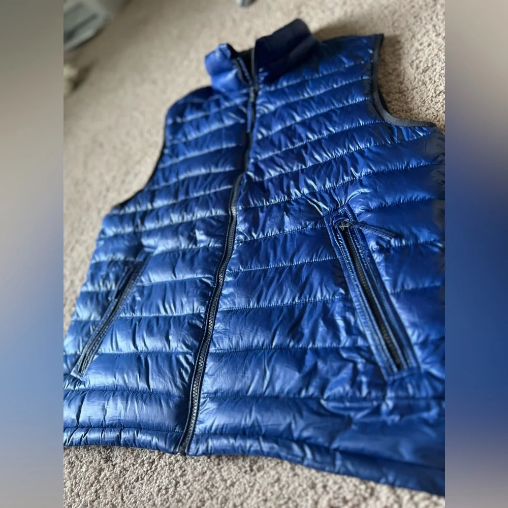 American Eagle navy blue quilted puffer vest‎ size medium